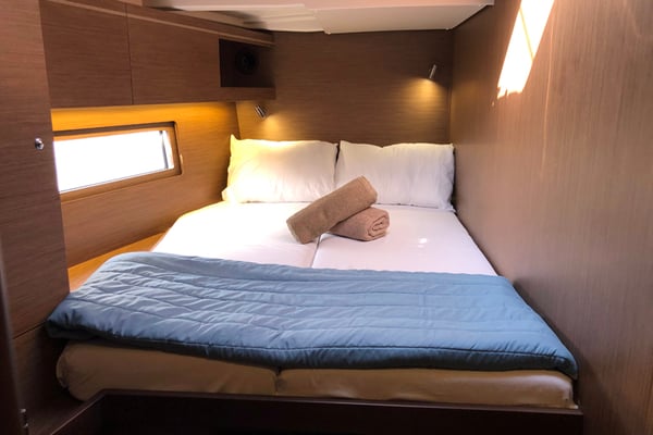 Salt Water (A/C - Generator - Inverter - 12 pax)