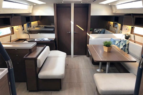 Salt Water (A/C - Generator - Inverter - 12 pax)