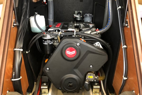 Salt Water (A/C - Generator - Inverter - 12 pax)