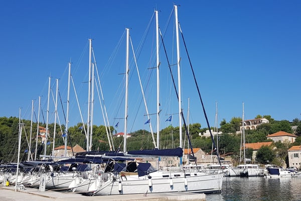 Marina Rogač - sailboats