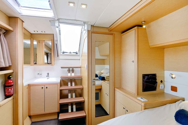 Queen of Hearts (A/C - Generator - Refit 2022)