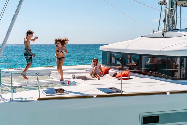 Queen of Hearts (A/C - Generator - Refit 2022)