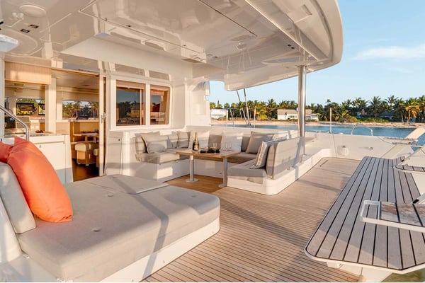 Queen of Hearts (A/C - Generator - Refit 2022)