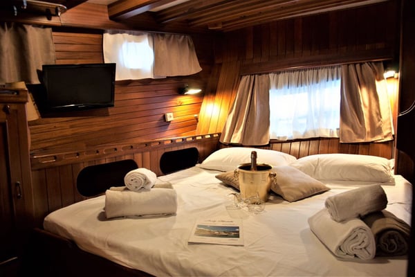 Aeolian Island Cabin 1