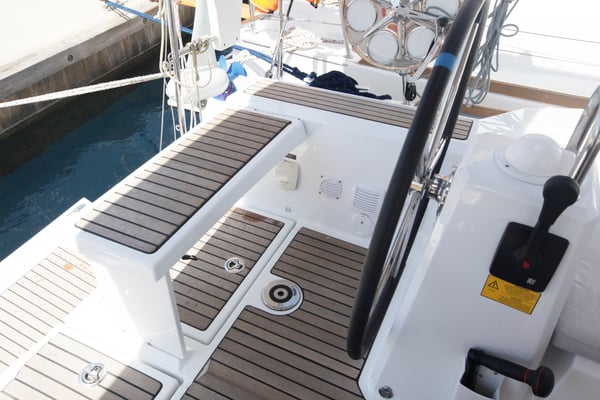 Helmsman Seat