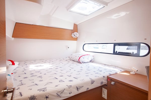 Aft Cabin (port side)