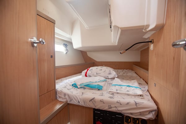 Aft Cabin (starboard side)