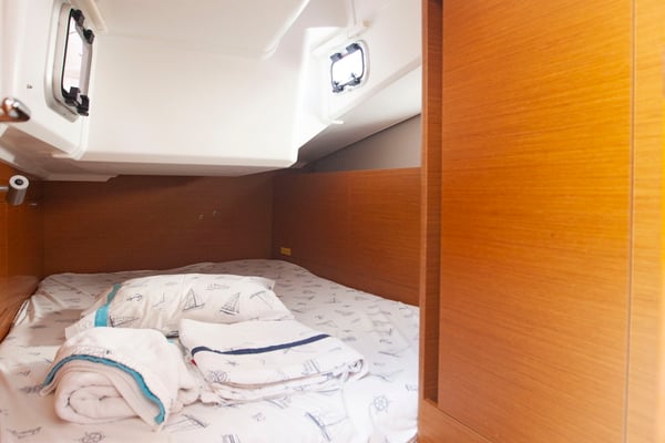 Aft Cabin (port side)