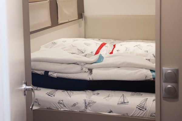 Front Cabin (port side)