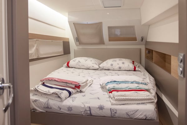 Aft Cabin (starboard side)