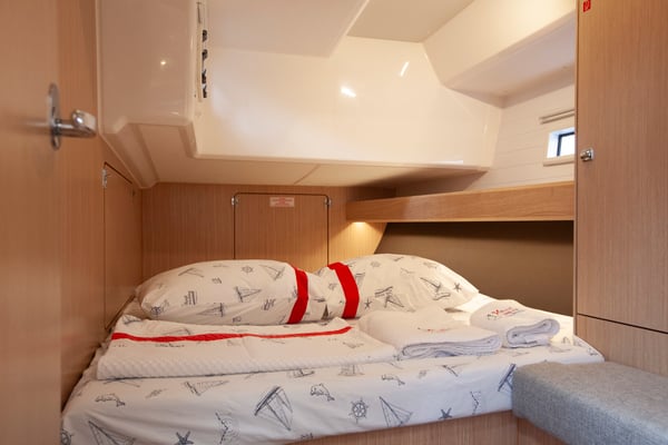 Aft Cabin (port side)