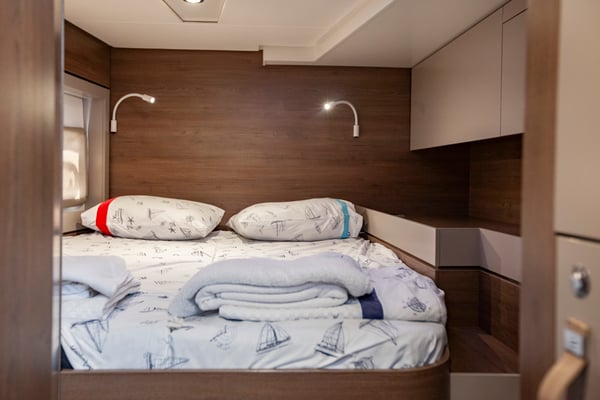 Front Cabin (portside)