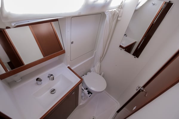 Nabucco: Forward Cabin #2 (Cabin Charter - 2 pax) Fully Crewed, ALL EXPENSES