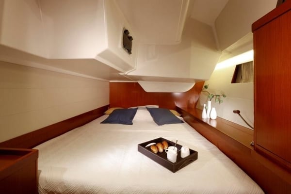 Nabucco: Aft cabin #2 (Cabin charter - 2 pax) Fully Crewed, ALL EXPENSES