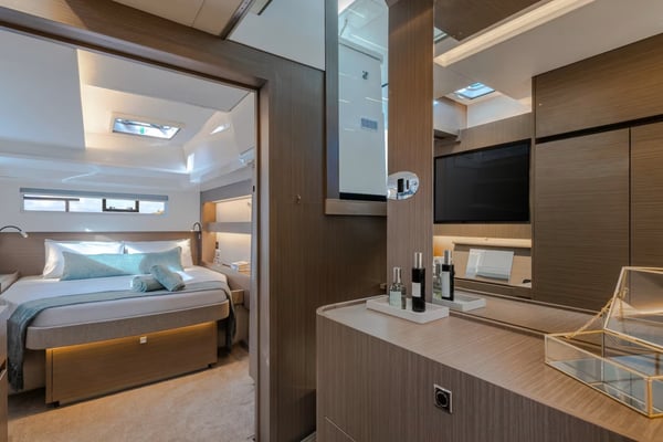 Moorings 5200 Exclusive Plus