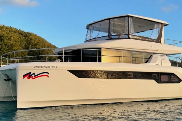 Moorings 534 PC Crewed