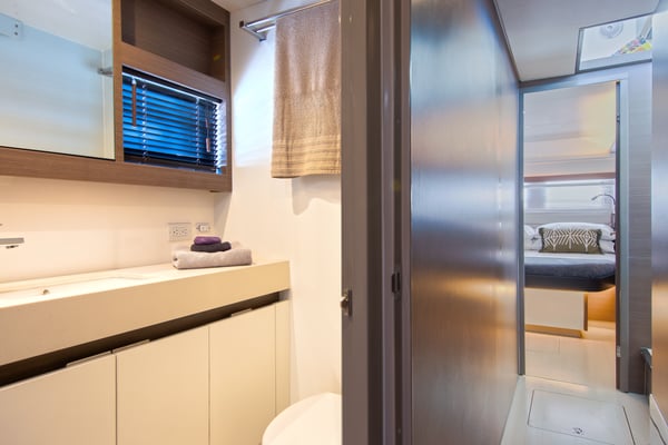 Moorings 534 PC Crewed