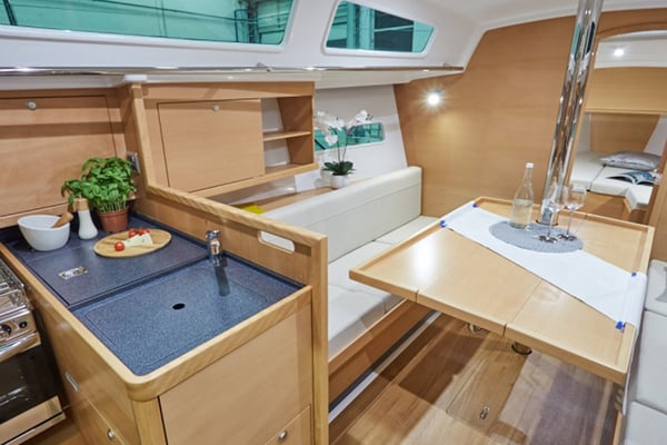 Sunsail Sun Odyssey 319 Classic