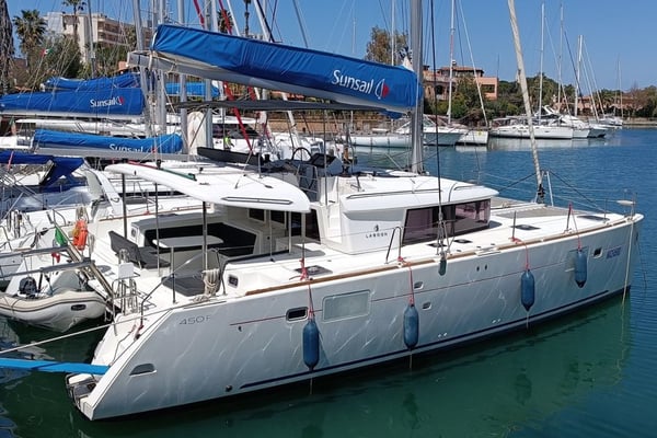 Sunsail Lagoon 450F Classic