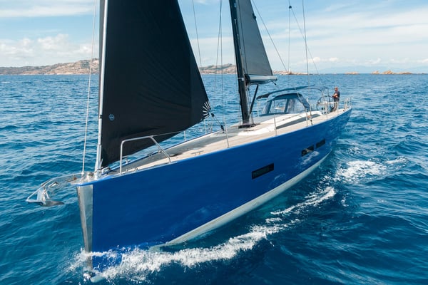 Avalon - Luxury - A/C, Watermaker