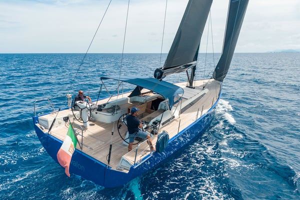 Avalon - Luxury - A/C, Watermaker