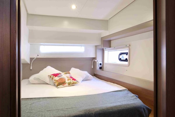 Ferdi - A/C, Generator, Water maker