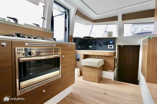 Ferdi - A/C, Generator, Water maker