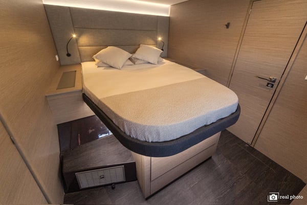 Papa Charlie - A/C, Generator, Water maker