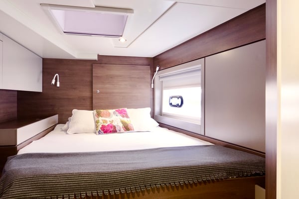 Monia - A/C, Generator, Water maker