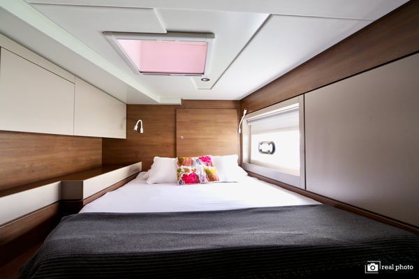 Monia - A/C, Generator, Water maker