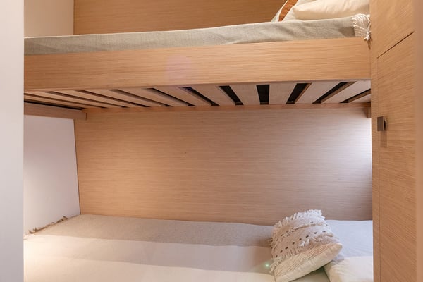 Elsa - A/C, Generator, Water maker