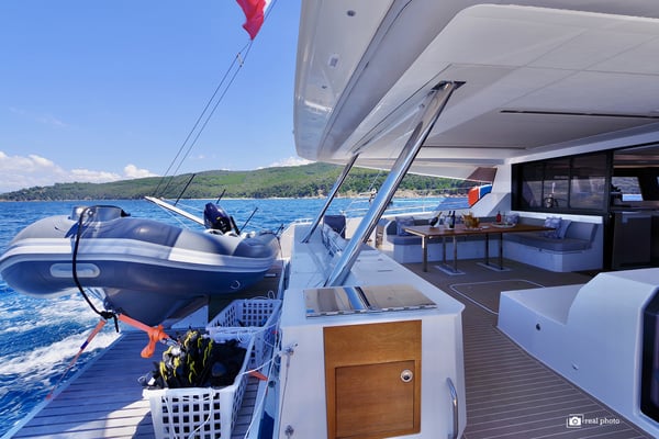 Maurice - Luxury Catamaran, A/C, Generator, Water maker