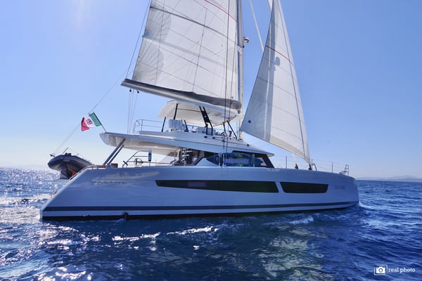 Maurice - Luxury Catamaran, A/C, Generator, Water maker
