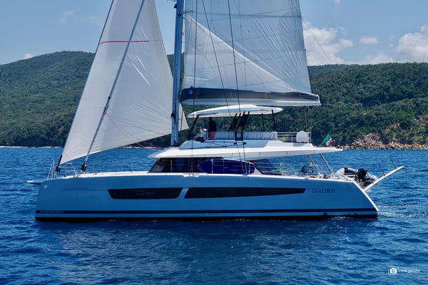 Maurice - Luxury Catamaran, A/C, Generator, Water maker