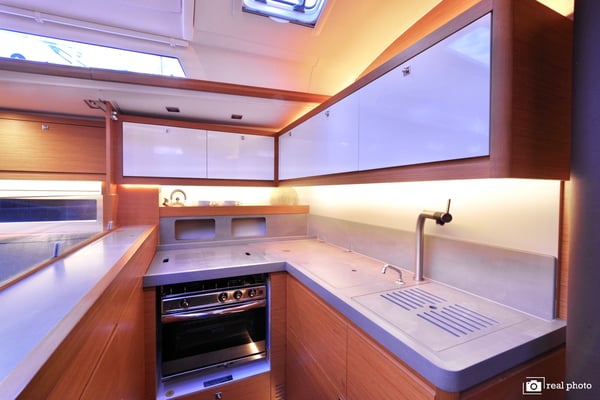 Thea - A/C, Generator, Water maker, Solar Panel