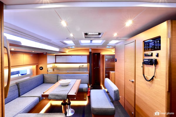 Thea - A/C, Generator, Water maker, Solar Panel