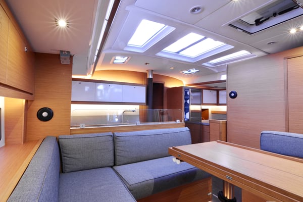 Thea - A/C, Generator, Water maker, Solar Panel