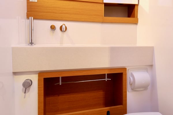 Thea - A/C, Generator, Water maker, Solar Panel