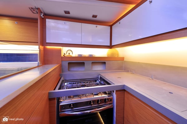 Thea - A/C, Generator, Water maker, Solar Panel