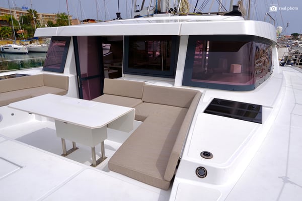 Antigone - A/C, Generator, Water maker