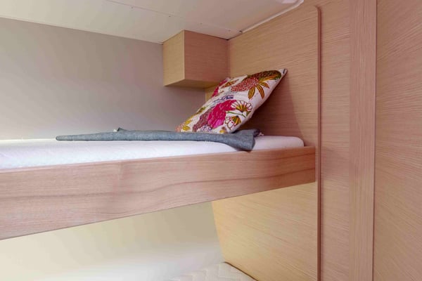 Cassiopea - A/C, Generator, Water maker, Solar Panel