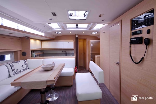 Cassiopea - A/C, Generator, Water maker, Solar Panel