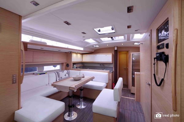 Cassiopea - A/C, Generator, Water maker, Solar Panel