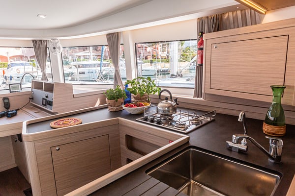 Almalù - A/C, Generator, Water maker