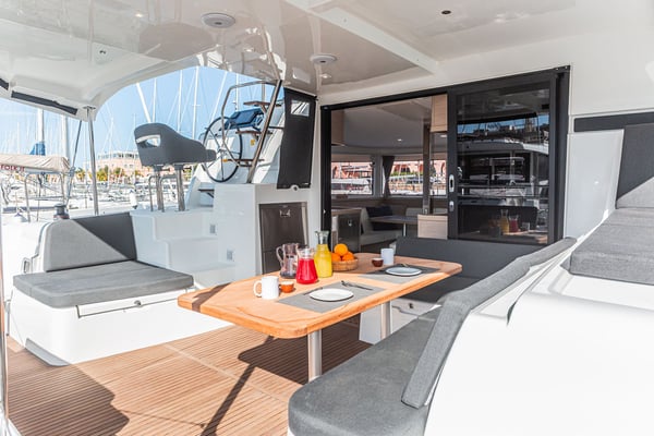 Almalù - A/C, Generator, Water maker