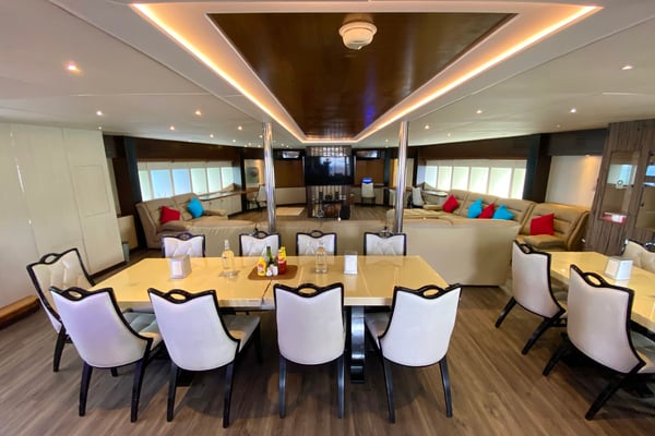 M/Y Honors Legacy