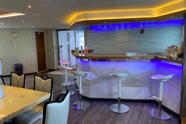 M/Y Honors Legacy