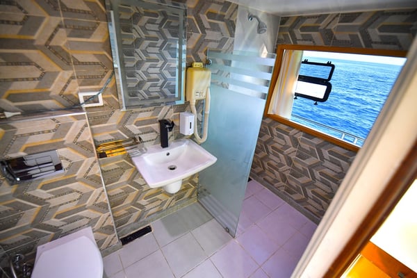 Luxury suite upper deck