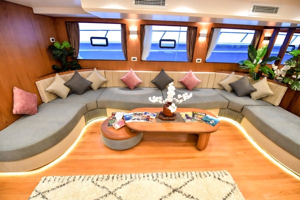 Comfort cabin upper deck 2