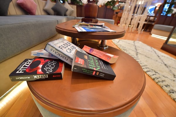 Bunk bed cabin lower deck 1